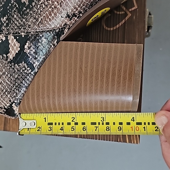 Ladies Elle snakeskin print boots NWT size 8.5 - Picture 8 of 8